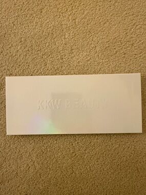New White Iridescent KKW beauty Makeup Palette